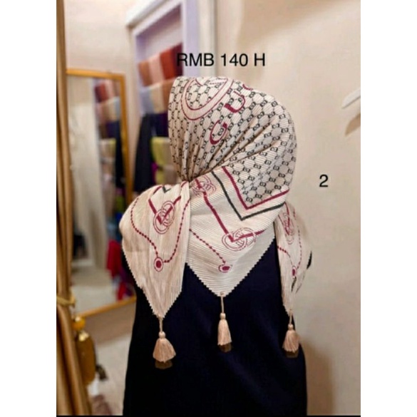 HIJAB SEGI EMPAT PLISKET MOTIF GUCCI LASER CUT