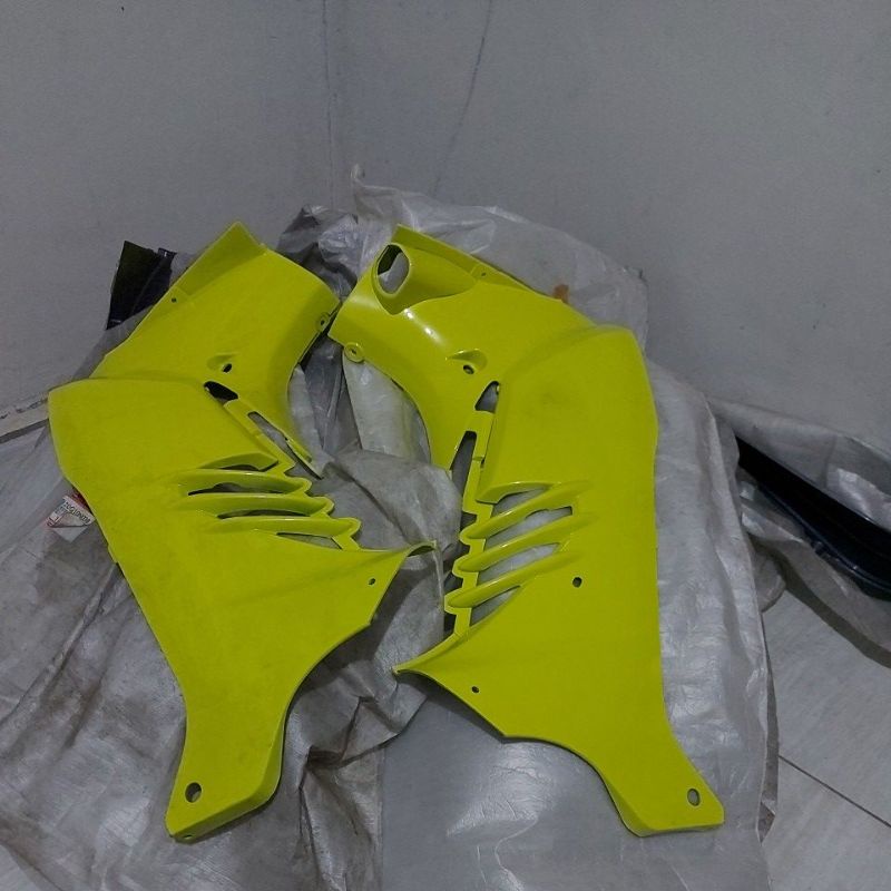Sayap dalam shogun fd 125 original kuning   ori kanan kiri shield leg inner r l sp
