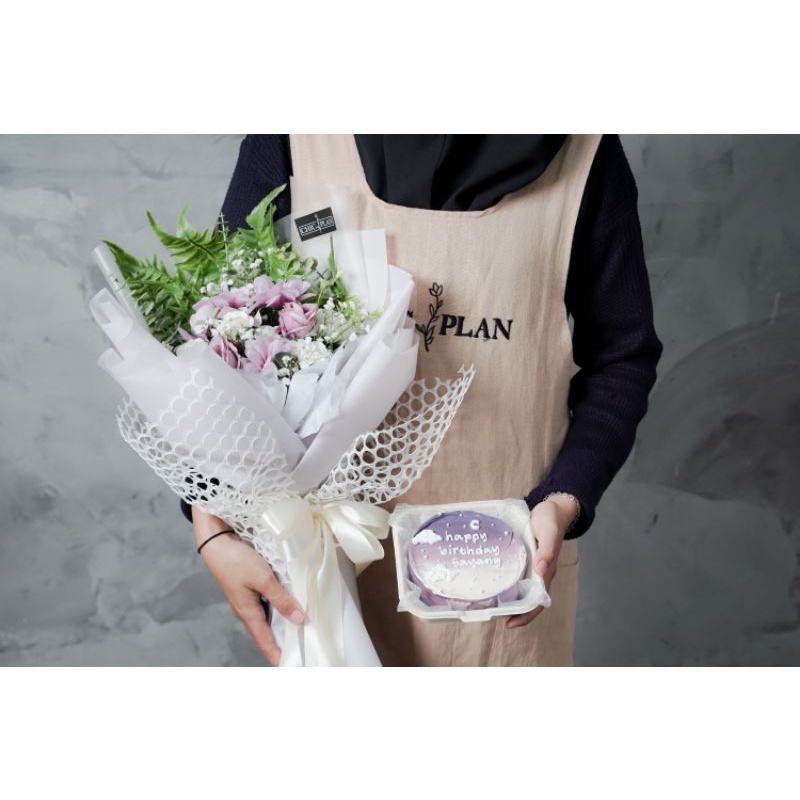 Artificial Bouquet & Bento Cake / Buket Bunga Palsu & Kue Bento / Buket Artificial / Kue Ulang tahun