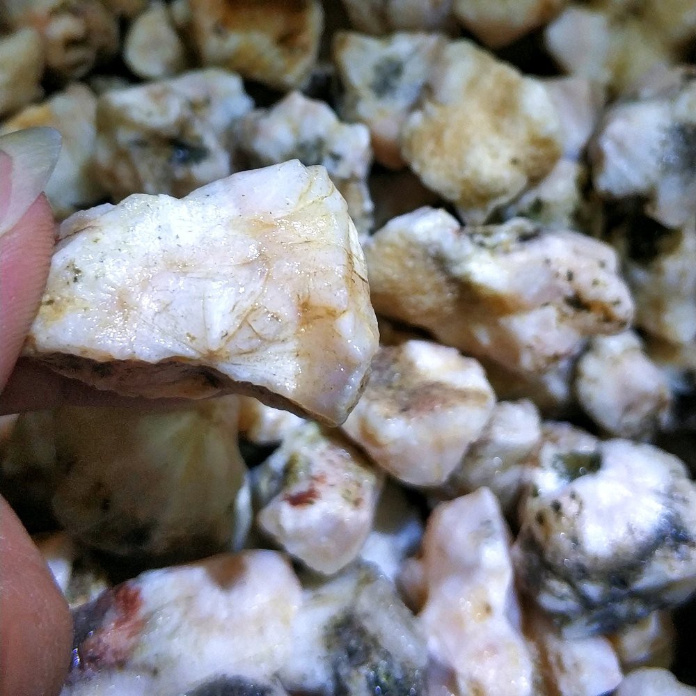 BAHAN BATU NATURAL THOMSONITE - HANOMAN - BATU TUMPANG NUSAKAMBANGAN