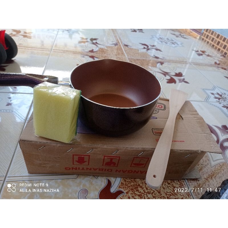Boboko sultan Saucepan ( bonus sponge dan spatula)