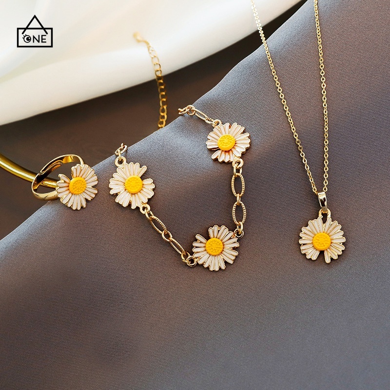 COD❤1PC Fashion Daisy Tassel Necklace Small Daisy Bracelet Korea Fresh Gold Bracelet Gold Necklace A one