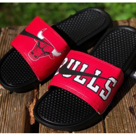 SENDAL PRIA WANITA NIIKE X BULLS TERBARU