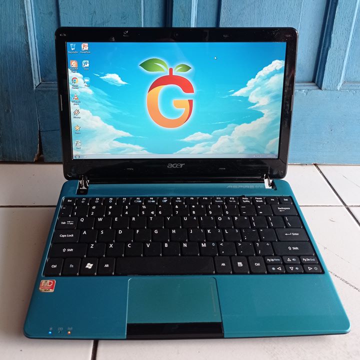 Acer Aspire One 722 Layar 12 Inch 2GB 500GB AMD ATI  Tosca Green Netbook Notebook Bekas Second