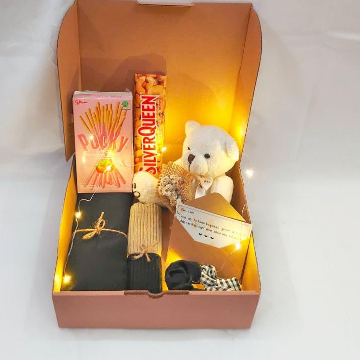 

Oke Price.. KADO ULANG TAHUN CEWEK/ HAMPERS KADO GIFT BOX