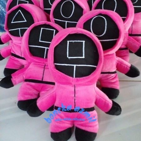 Boneka squid game size m ukuran 32 cm