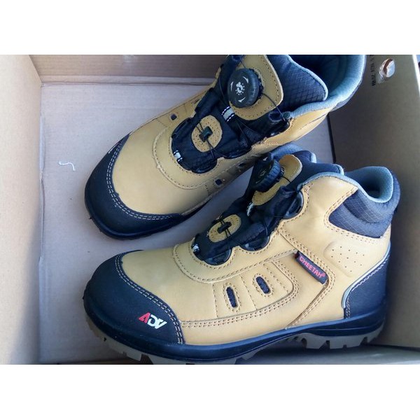 Sepatu Cheetah Jubatus Sand