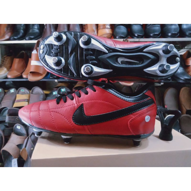 Sepatu Bola Full 6 besi Kulit Sapi Asli
