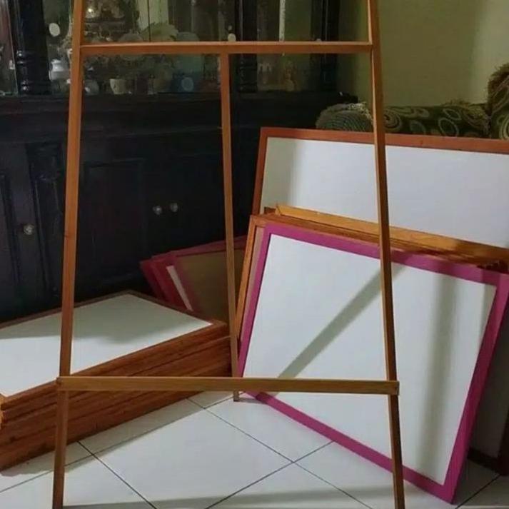 

Miliki dudukan papan tulis ukuran 60x80