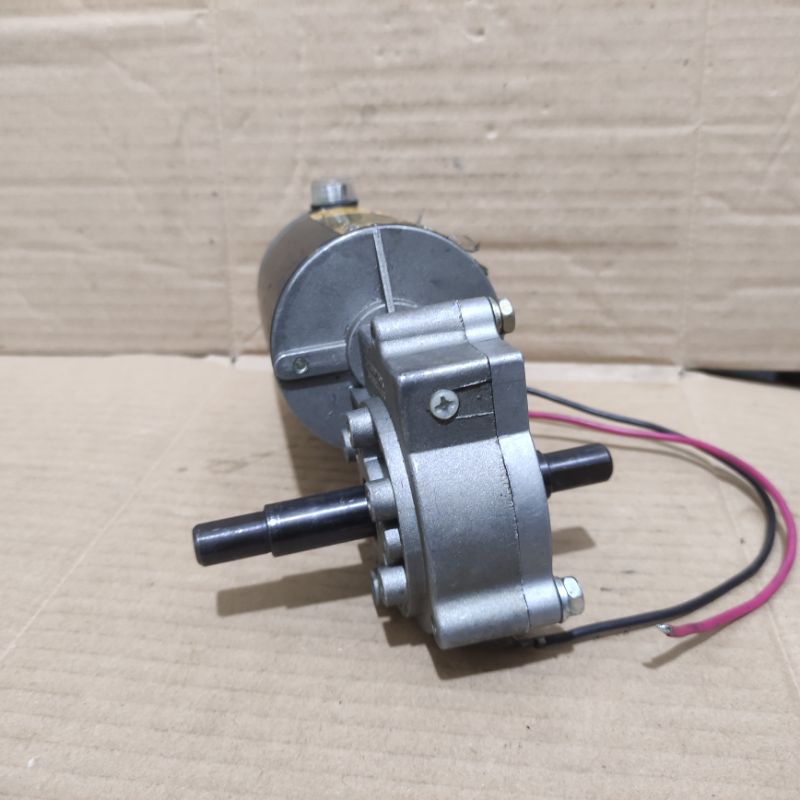 DINAMO DC MOTOR GEARBOX WORM 220V 80W 90/rpmDOBLE AS