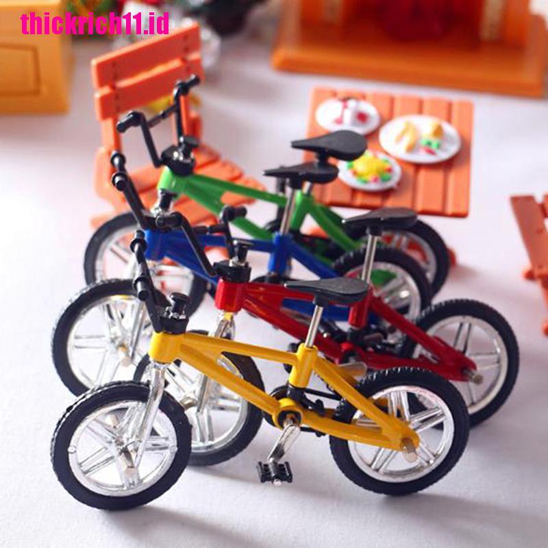 1PCS 1/12 Dollhouse Miniature Bike Doll 