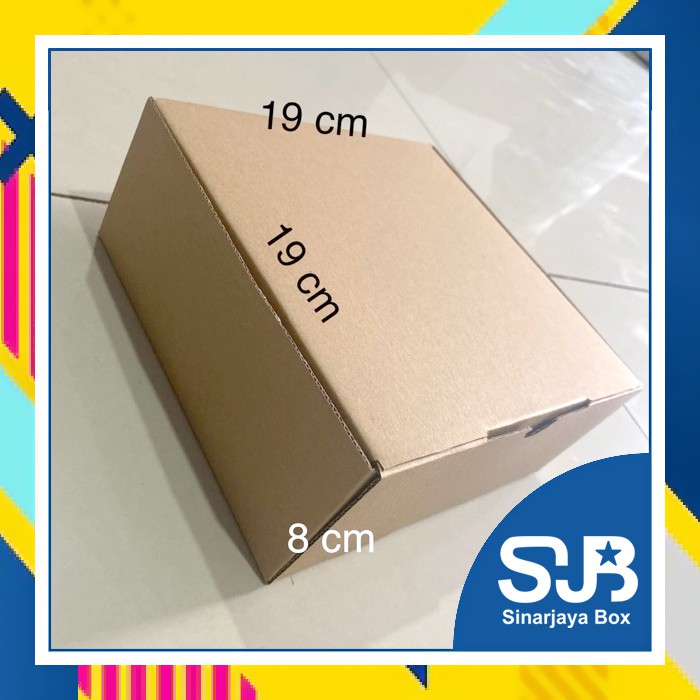 

Kardus Polos / Karton Box / Corrugated Box Uk. 19x19x8 cm