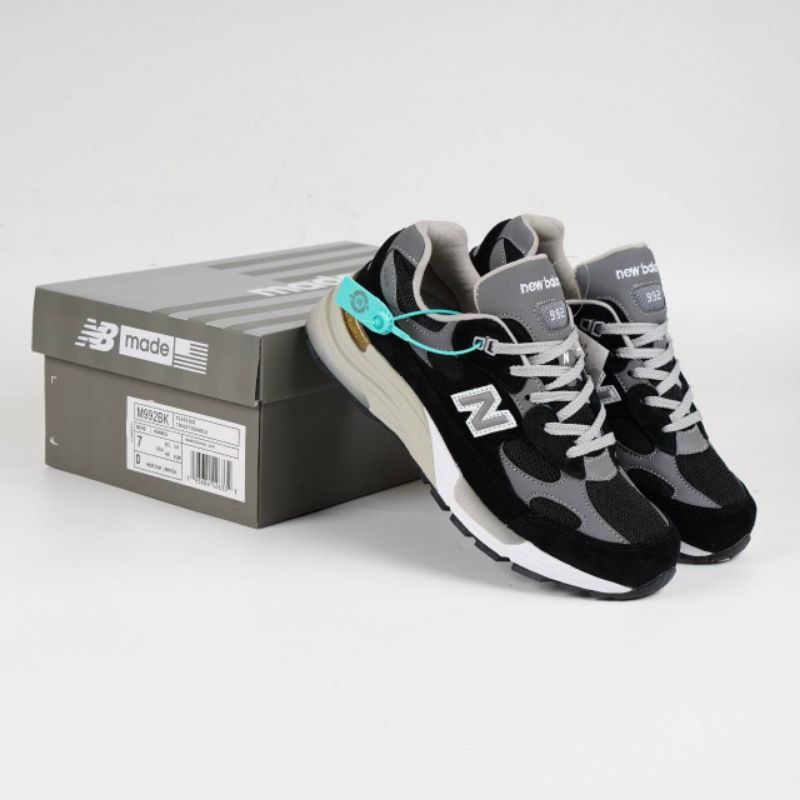 New Balance M992BK Black White Grey ORIGINAL