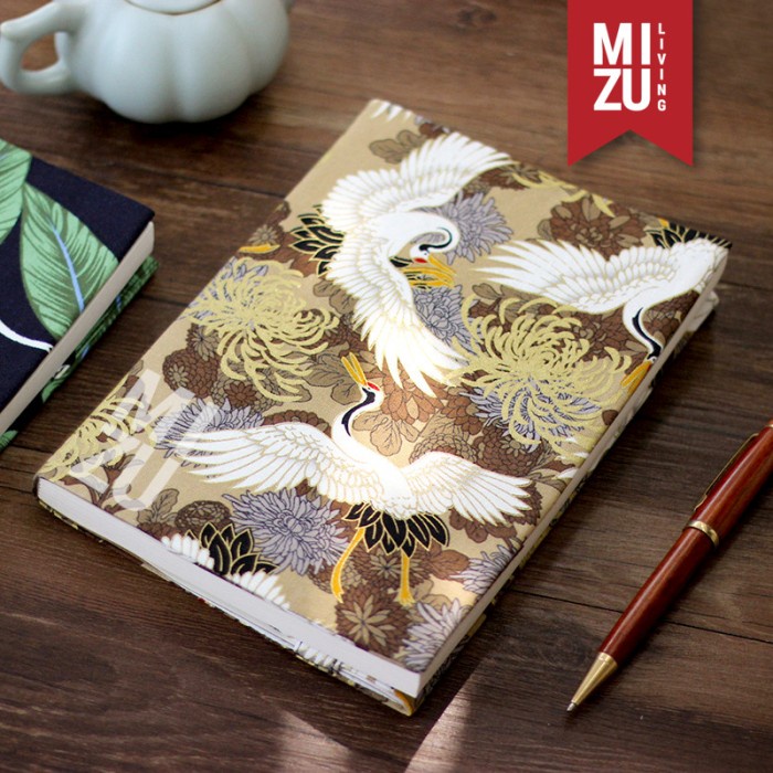 

Mizu Tomesode A5 Gold Sakura 192Pages Notebook 100G Fountain Pen Paper 003