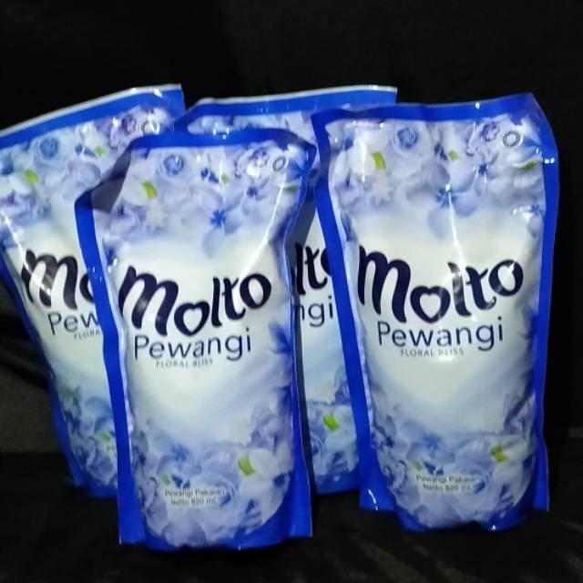 Molto pewangi 820 ml