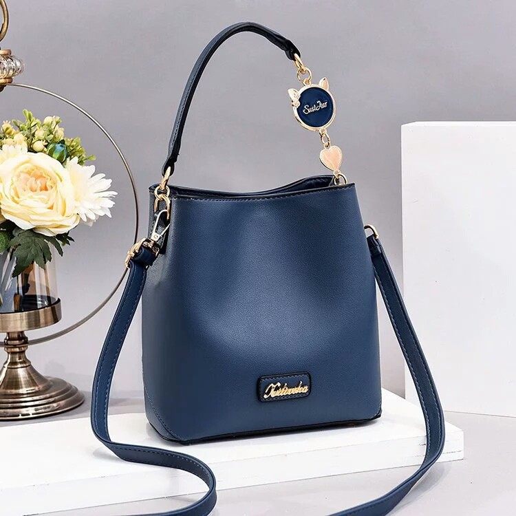 BJ72104 - BLACK/BLUE/GREEN/KHAKI/RED - TAS POLOS SLEMPANG JINJING TOTEBAG HANDBAG CASUAL MODIS TAS WANITA FASHION IMPORT MODIS ELEGAN TERMURAH TERLARIS TERBARU BAGSTORE JAKARTA TAS BATAM CR7541 JT1212 BQ3026 LT1834 EL5138