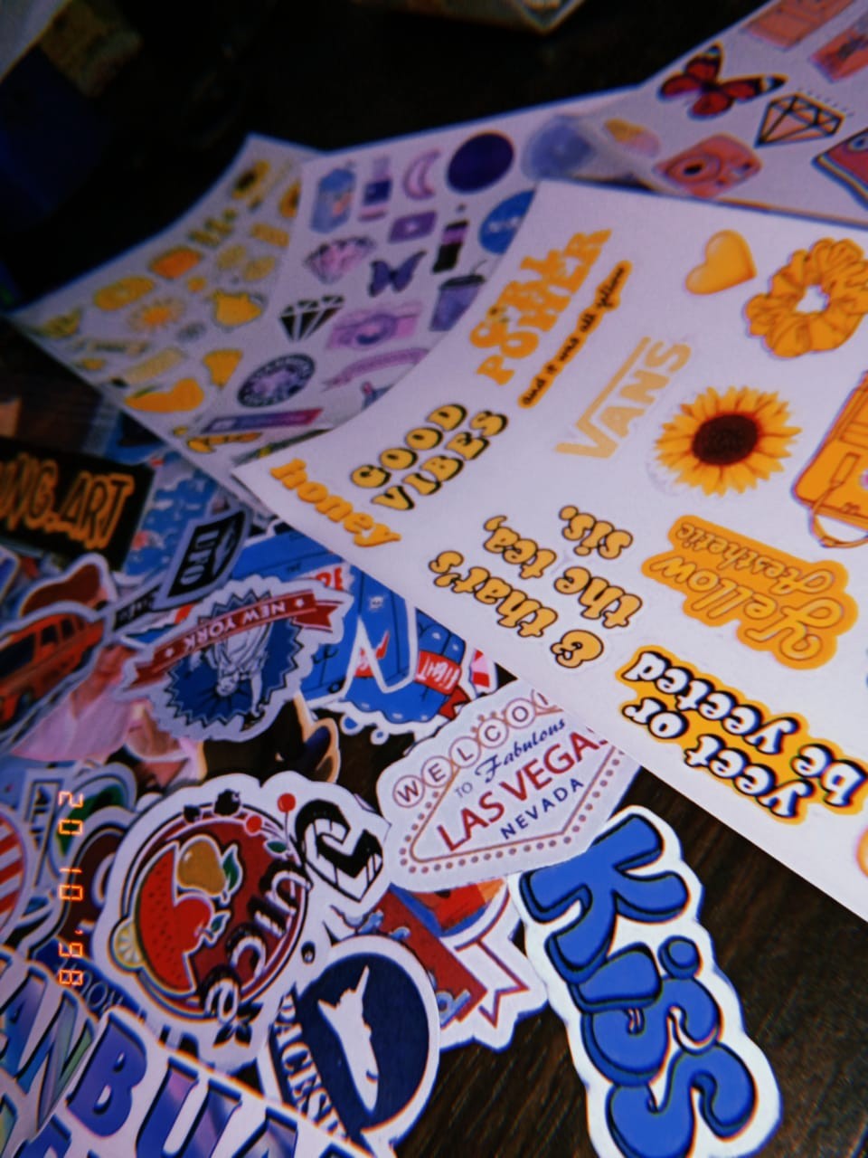 Stiker Harta Tahta Siapa(bisa Custom Bebas Tulisan Apa Saja)