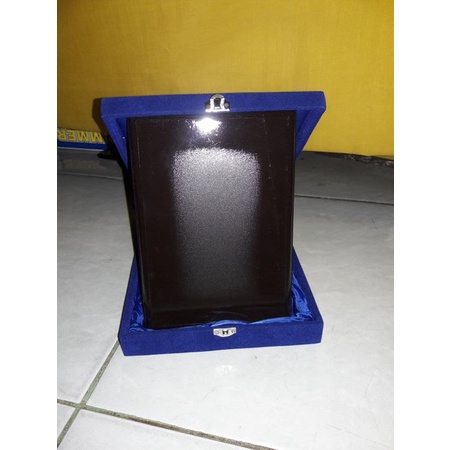 

Segera Beli Plakat Kayu Box Bludru Diskon