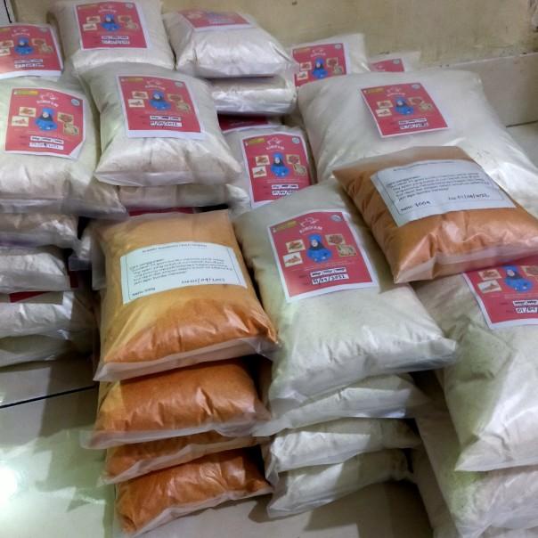

PAKET TEPUNG BIANG FRIED CHIKEN/KFC KEMASAN 1KG FREE BUMBU MARINASI.
