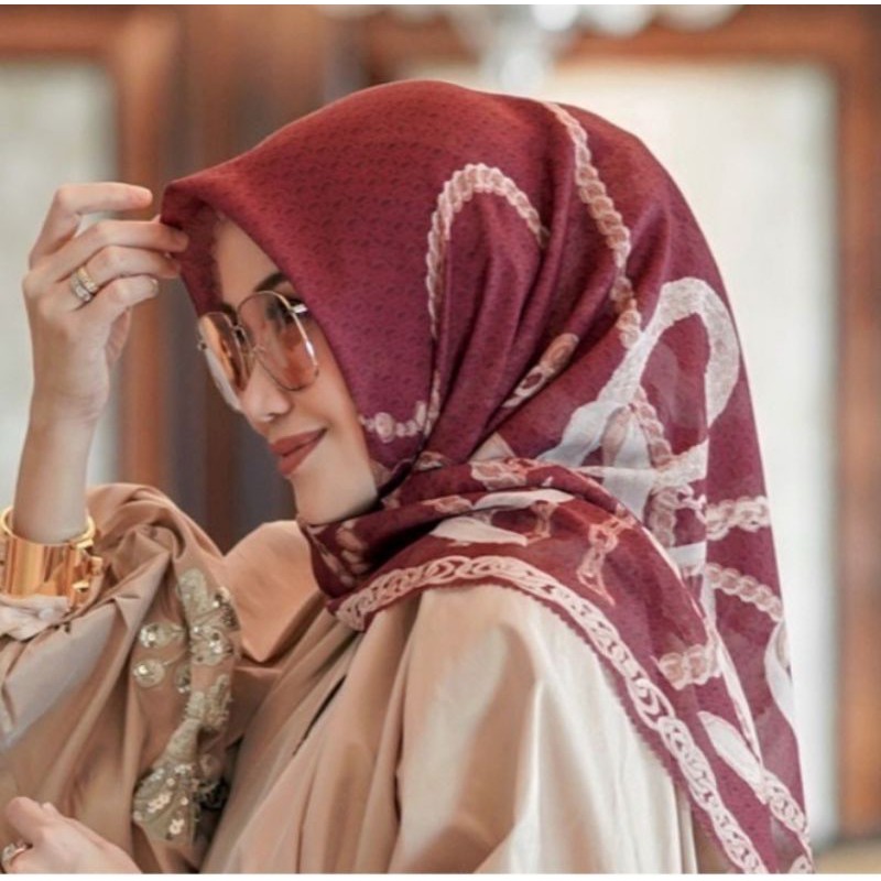 Buttonscarves Chain Series - Ruby