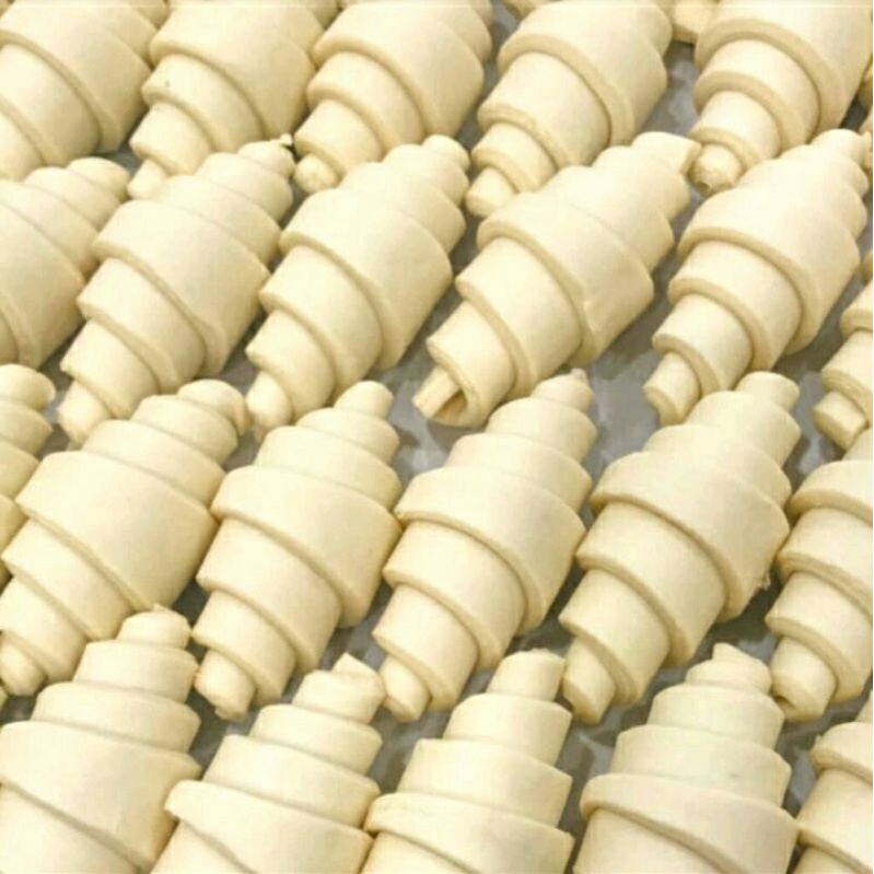 

croissant frozen ready to bake or croffle isi 10pcs
