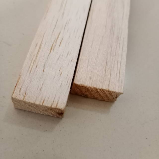 1x2 Kayu Balsa Stick 10mm x 20mm / 2CM STIK BALOK KAYU BALSA RENG DAPAT DIWARNAI UNTUK DIY Craft