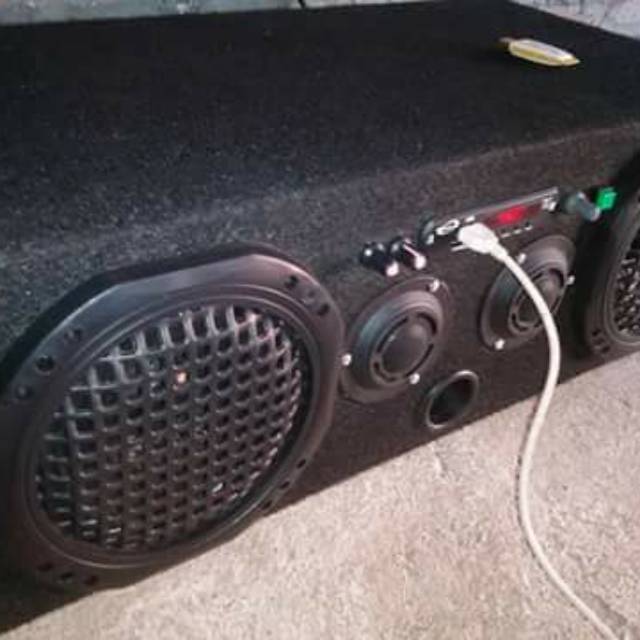 Speaker Aktif Mobil Bluetooth USB MMC Radio 12V