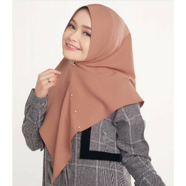 PRELOVED BOTANIA MINI KHIMAR by Aneuku_gallery