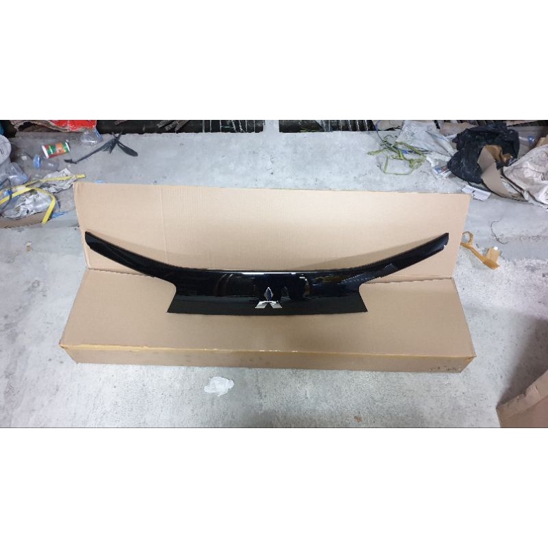 Garnish Bagasi Tailgate Asli Mitsubishi Xpander Xpander Cross
