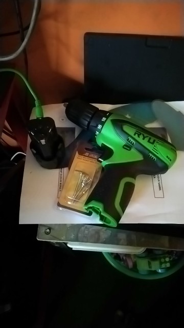 Ryu Cordless Drill Rcd12v-1 Bor Baterai Besi Kayu Charge