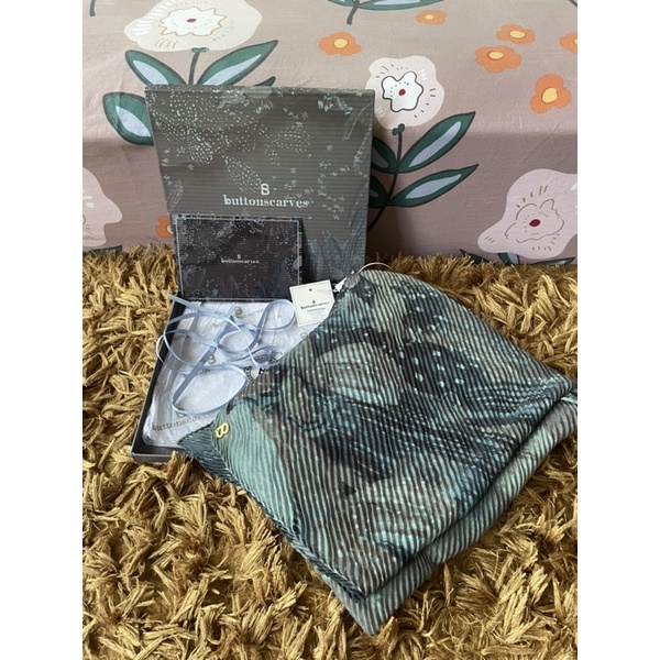 buttonscarves opuntia pleated