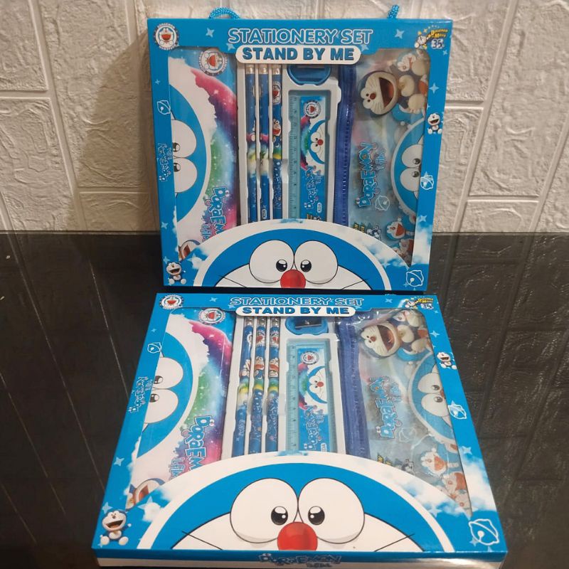 

Stationery Set Alat Tulis Anak Sekolah Motif Karakter Kartun Doraemon Bonus Tas Anak Cowok Cewek - Paket Stasionery Peralatan Belajar Free Bag