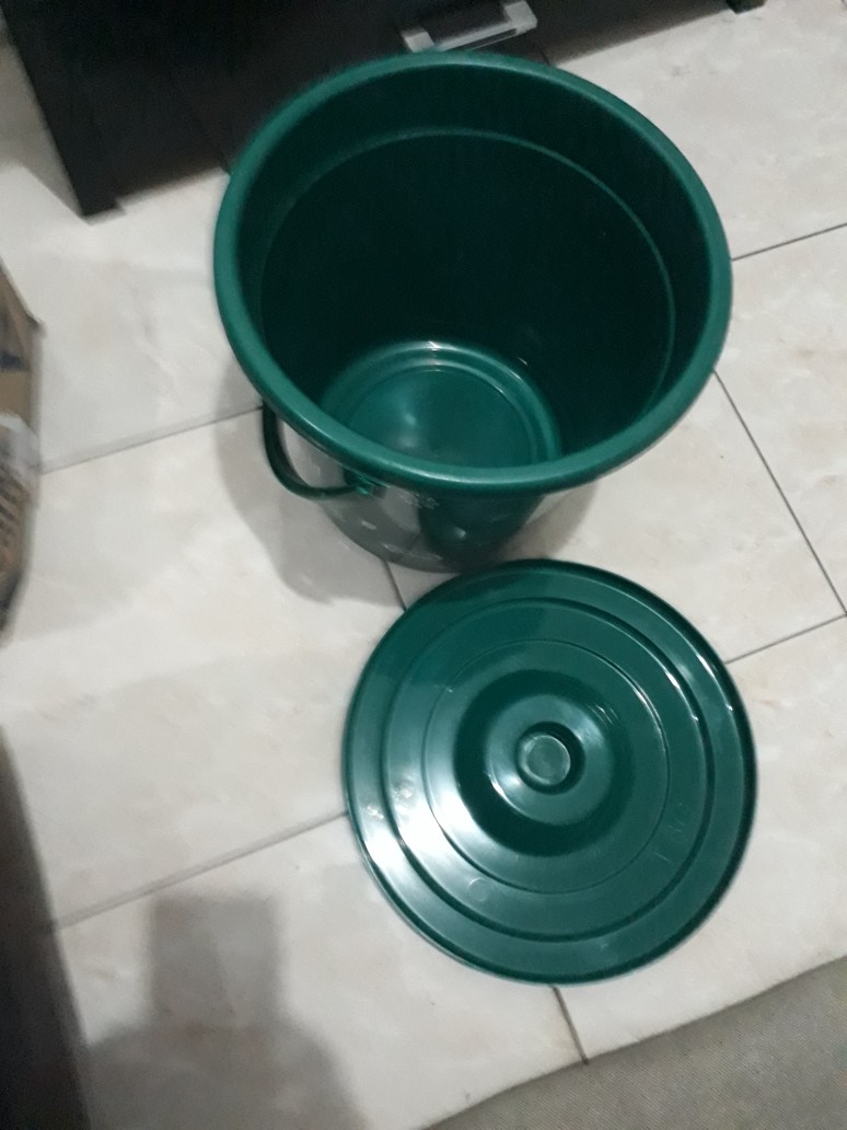 Ember Air - Ember Plastik Excellent Ukuran 3, 4 Dan 6 Galon Dengan Tutup