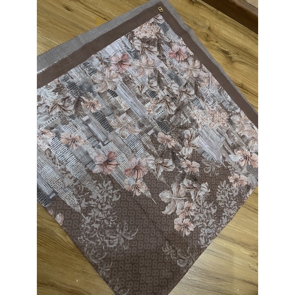 buttonscarves malaya series,brown,1x pemakaian,like new