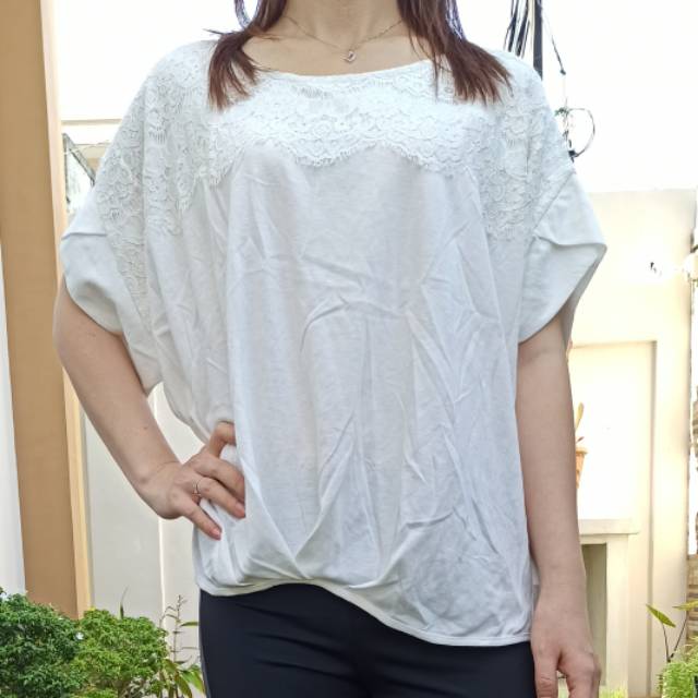 [GAIFA] B88 Blouse import putih katun brokat
