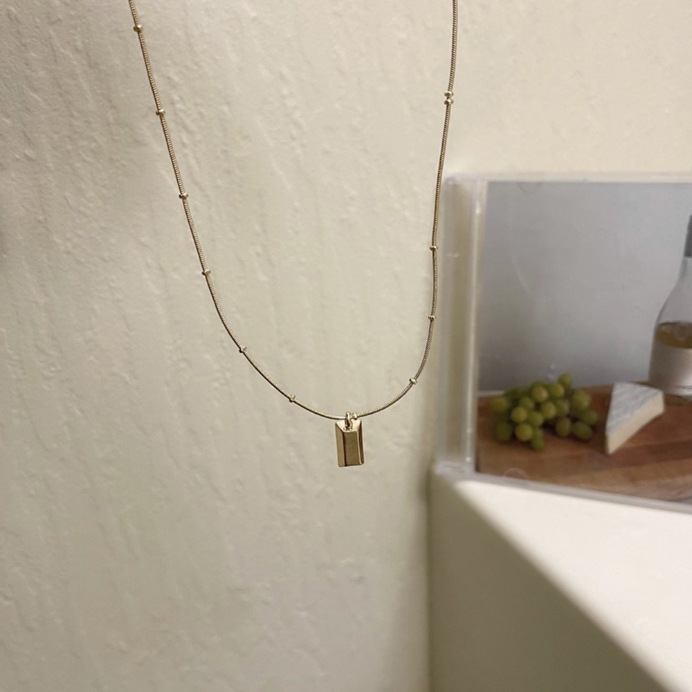 Kalung Choker Rantai Pendek Liontin Persegi Panjang Geometris Bahan Metal Lapis Emas Untuk Wanita