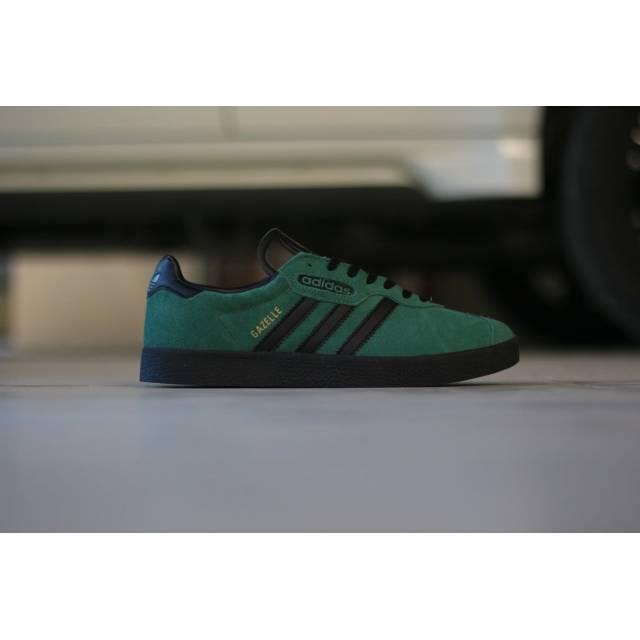 adidas gazelle green and black