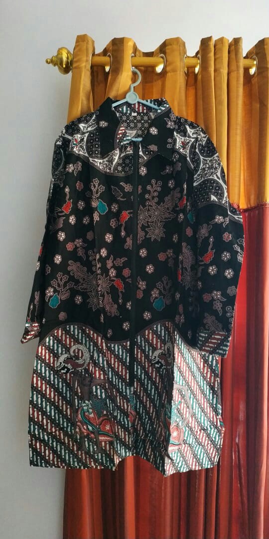Cardi Batik Motif Wayang