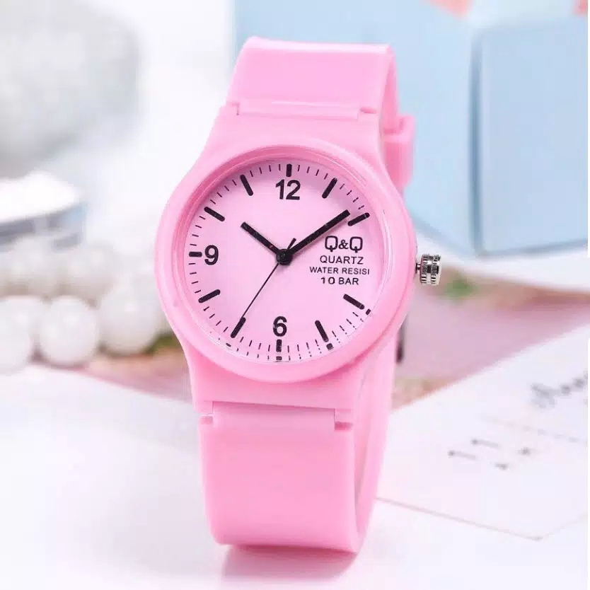 Promo Beli 1 Gratis 1 Jam Tangan Pria/Wanita QQ Analog Angka Karet