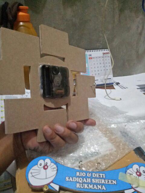 Jam Dinding Pigura Foto Karakter Kartun Doraemon Hadiah Kado Custom Ultah Ulang Tahun Wisuda Wedding