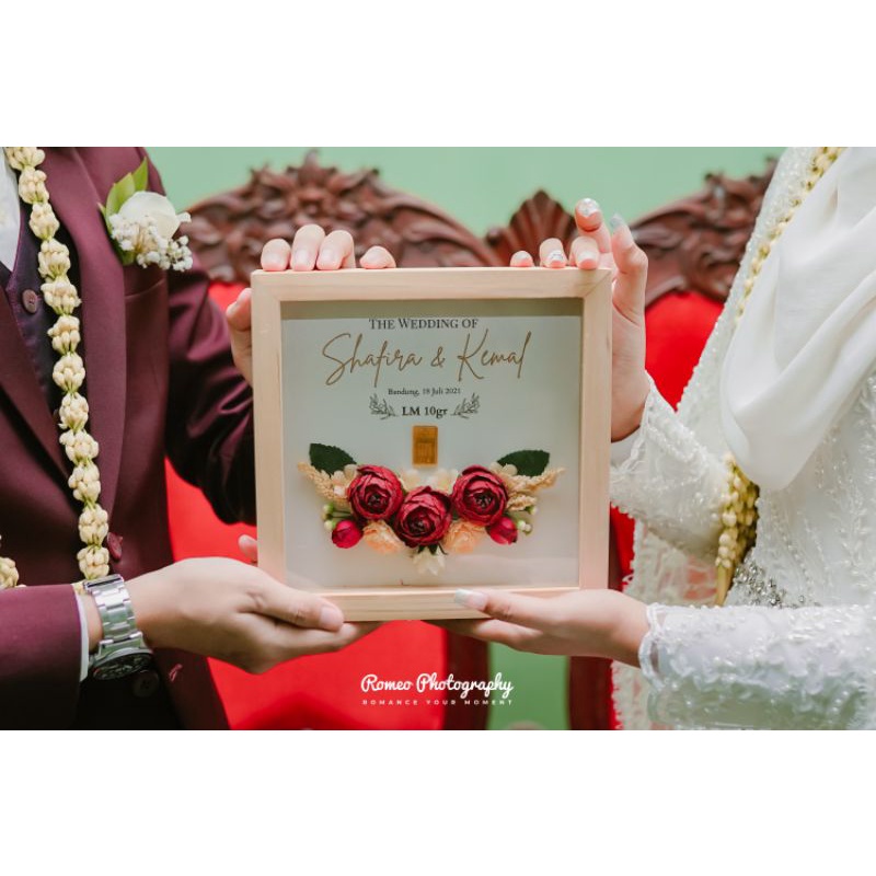 Bingkai Frame Mahar Pernikahan Logam Mulia Seserahan 20x20 | Peony