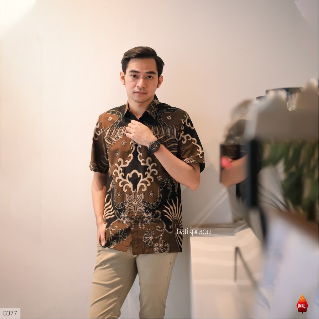 Kemeja Batik Reguler Fit Bahan Katun Baturaden B377