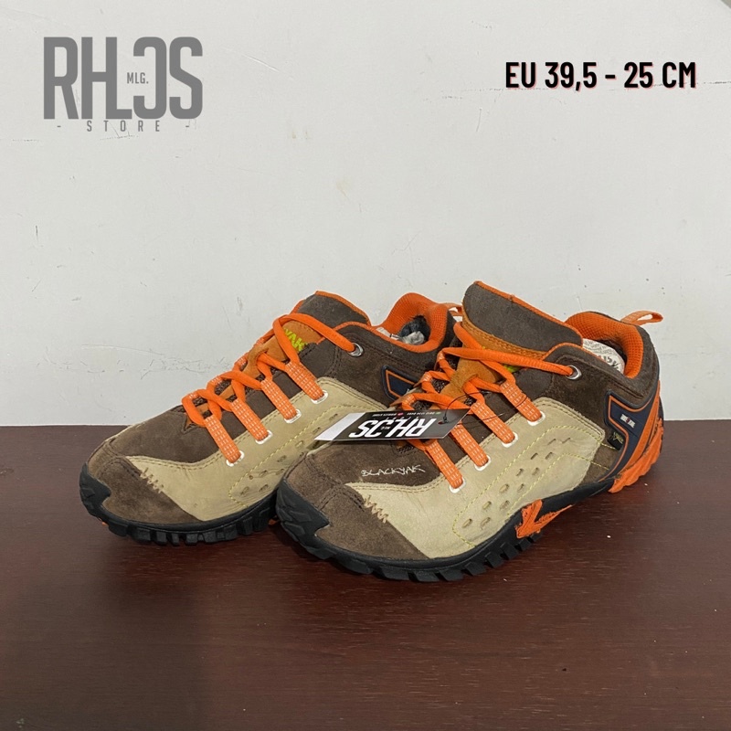 Sepatu Outdoor Black Yak Second