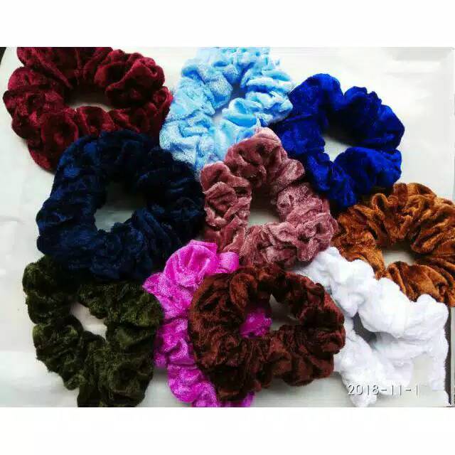 

Kuncir bludru warna warni Rp 58.500 isi 12pc