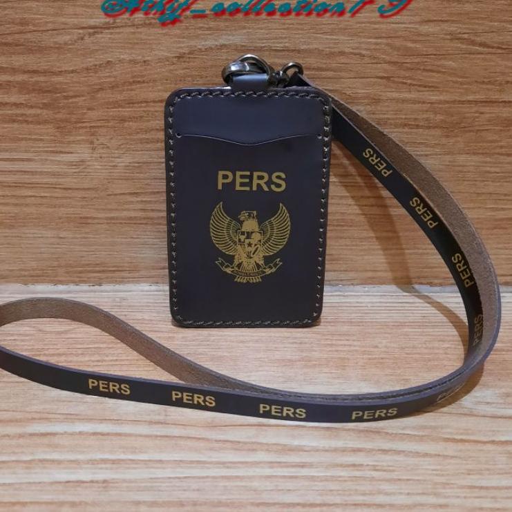 

Tidak Diragukan.. Tempat Id Card PERS Kulit Holder Id Card Kulit PERS Kalung