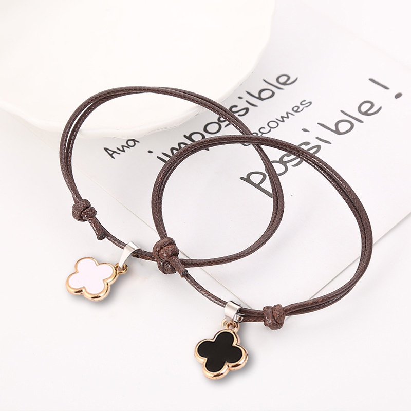 2 Pcs/1 Set Perhiasan Indah Sederhana Gelang Fashion Semanggi Warna Polos Gelang Wanita