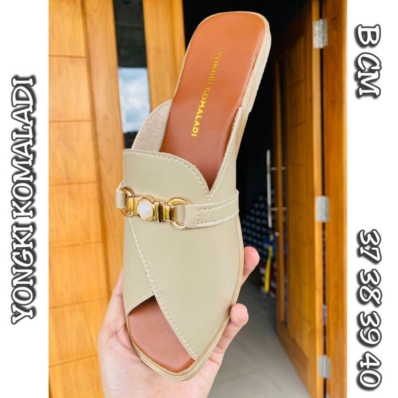 SANDAL SELOP WANITA BRAND YONGKI KOMALADI ORIGINAL