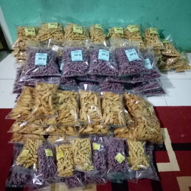 

Kue Tambang/ Kue Untir- Untir / Kue Plintir/kue Pilin
