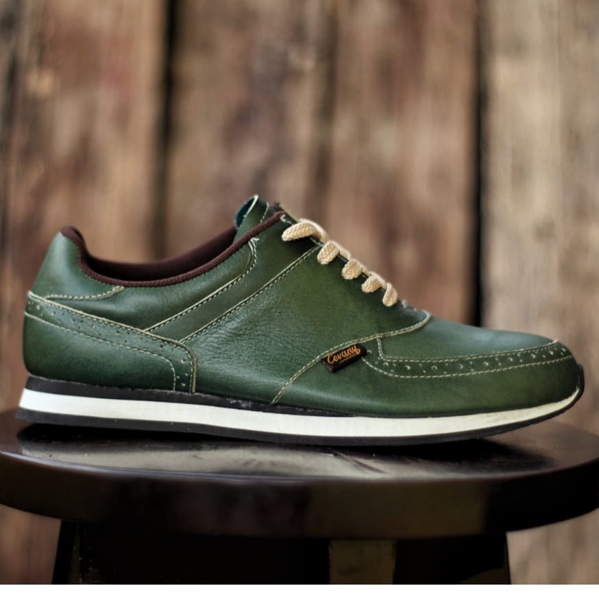 MOLK Sepatu Sneakers Casual Kulit Asli Olahraga Pria