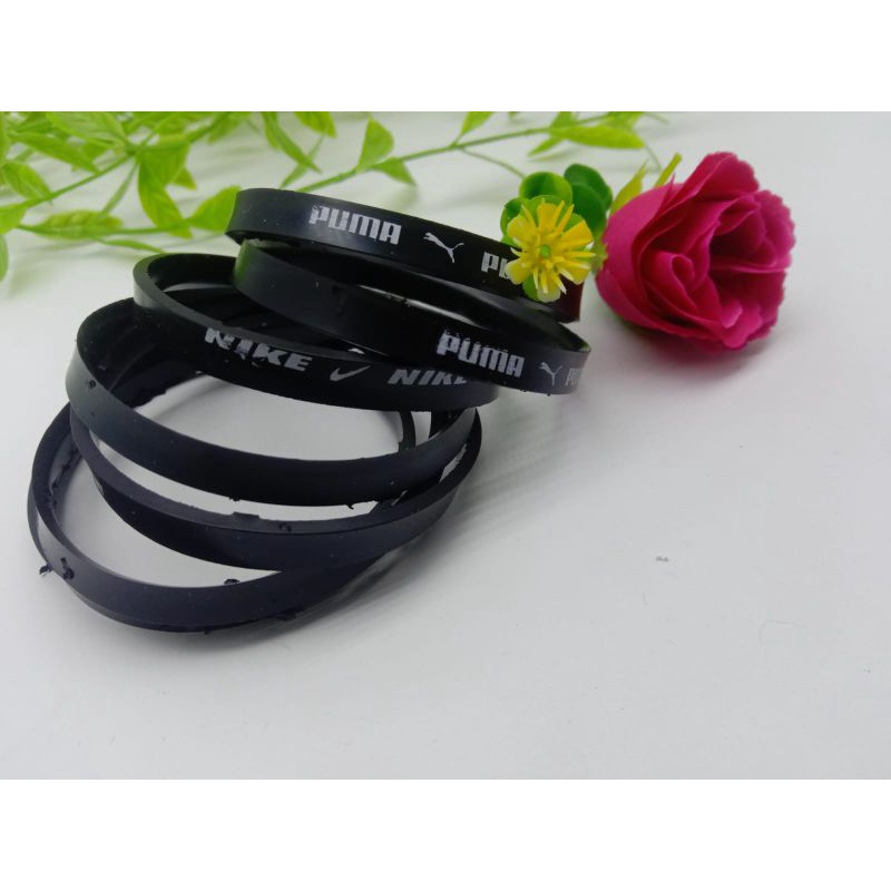 1 lusin [ 12 pcs ] Gelang karet sablon hitam ukuran 1.cm